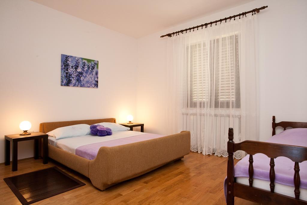 Apartment Milka Krk Town Extérieur photo